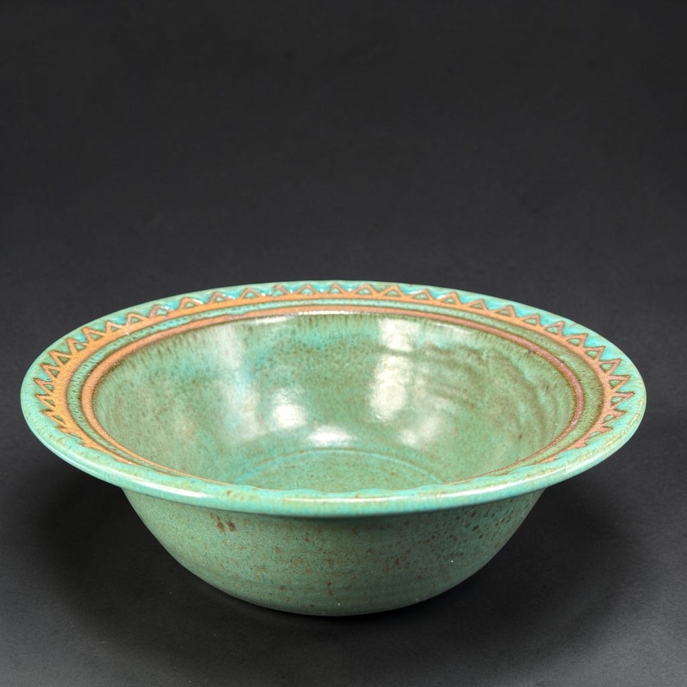 Viana Studio Pottery Green Glaze Speckled Serving Bowl Dish Signed 10.5‎ Inch